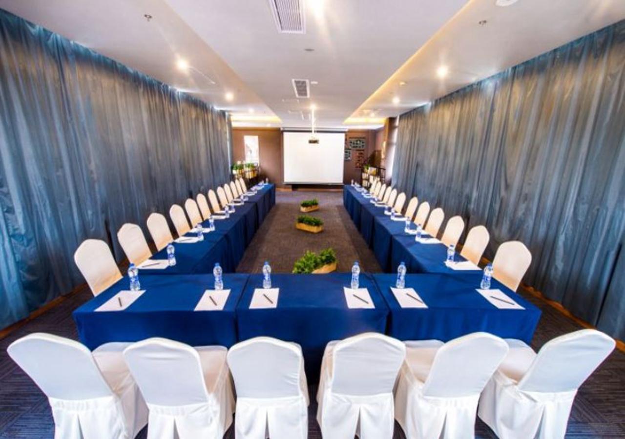 Days Inn Business Place Bagu Tsjoengking Buitenkant foto